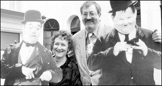 Vera und Wolfgang mit Ihren Sprösslingen Laurel & Hardy
